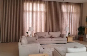 كنب وستارة حديثة في الرياض